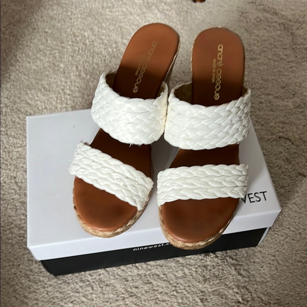 André Assous Nolita Rafia White Wedge Sandals Heels 7